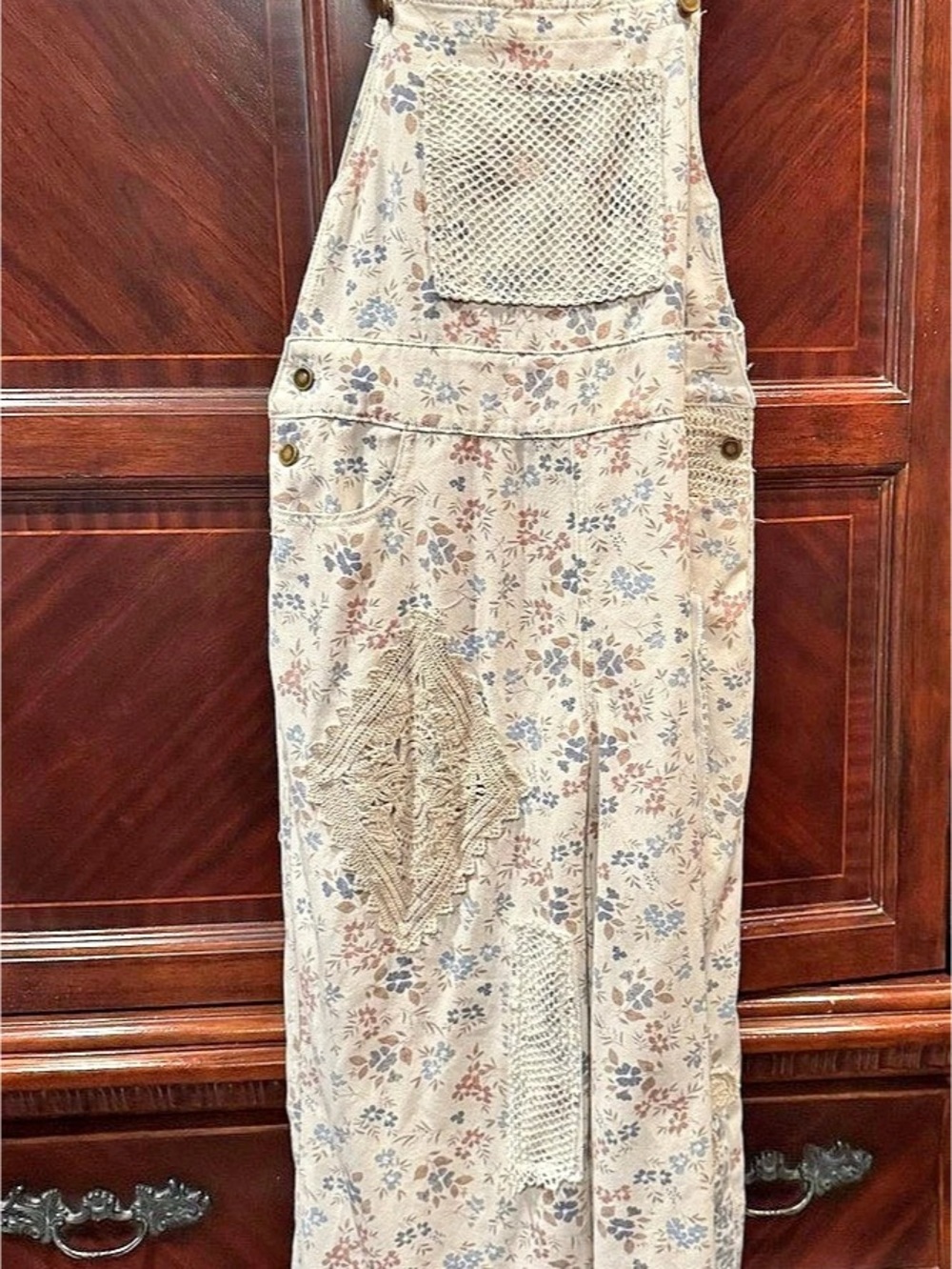POL Cream Floral Patch and Lace Overalls Size Medium